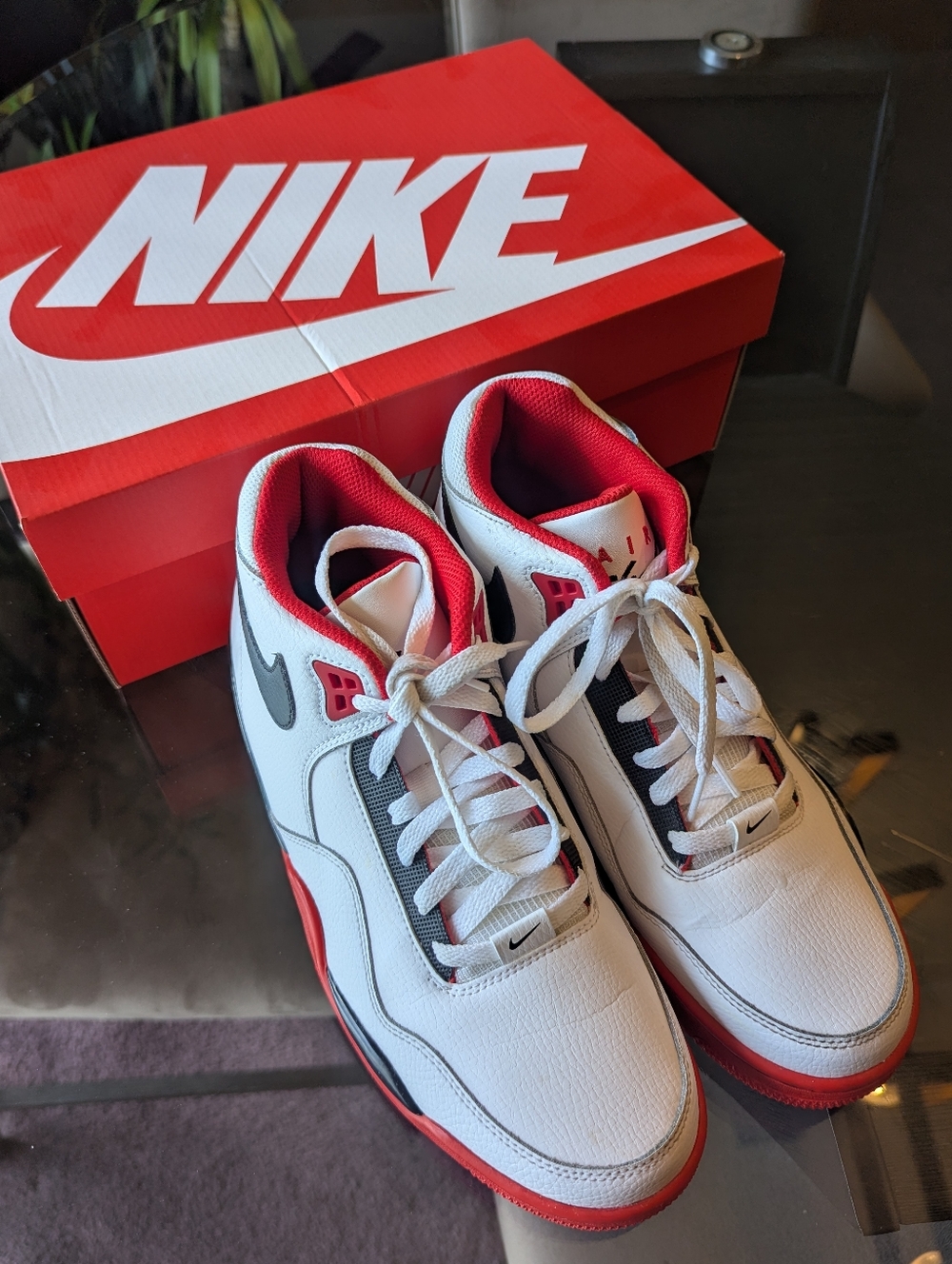 NikeFlight Legacy 9.5 - Picture 2 of 12